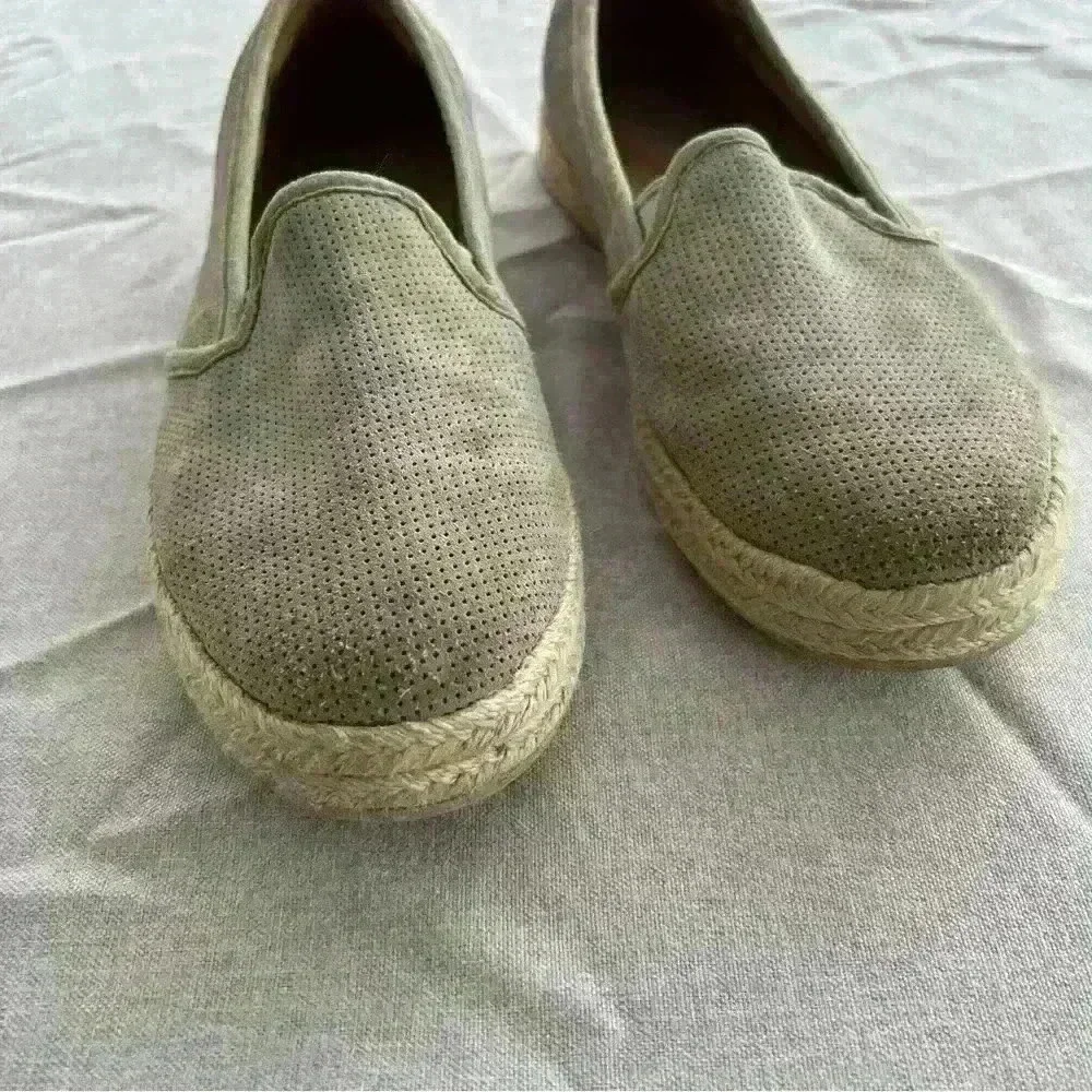 Clark’s collection soft Danelly cushion tan suede  espadrilles.
